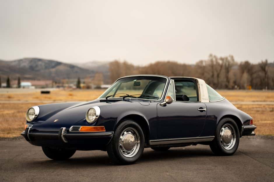 1971 Porsche LWB 911T (1969-1973) sold for $78,500