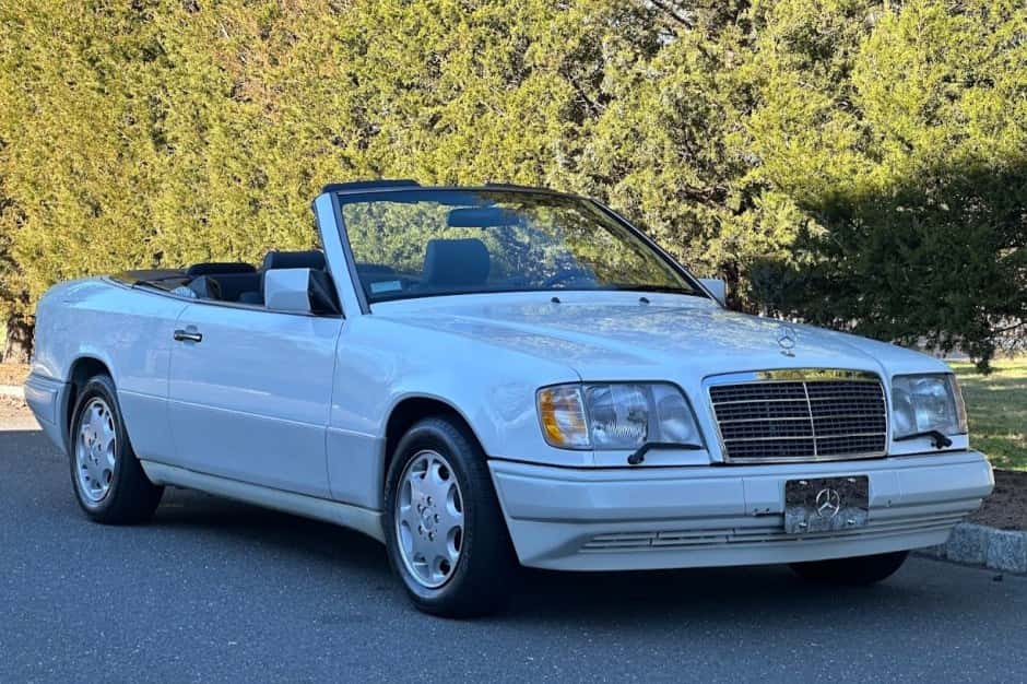 1994 Mercedes-Benz W124 E-Class sold for $26,050