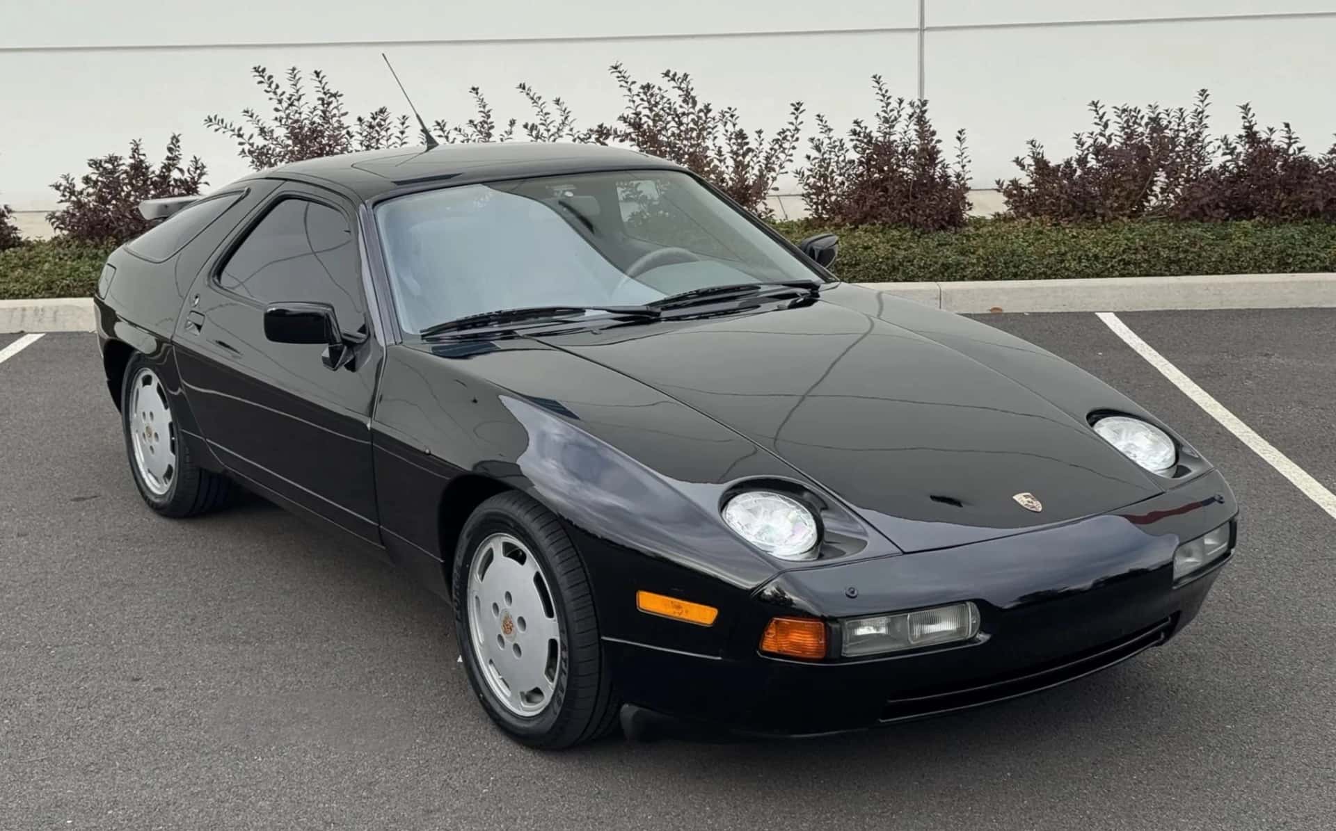 1990 Porsche 928 S4 sold for $16,000