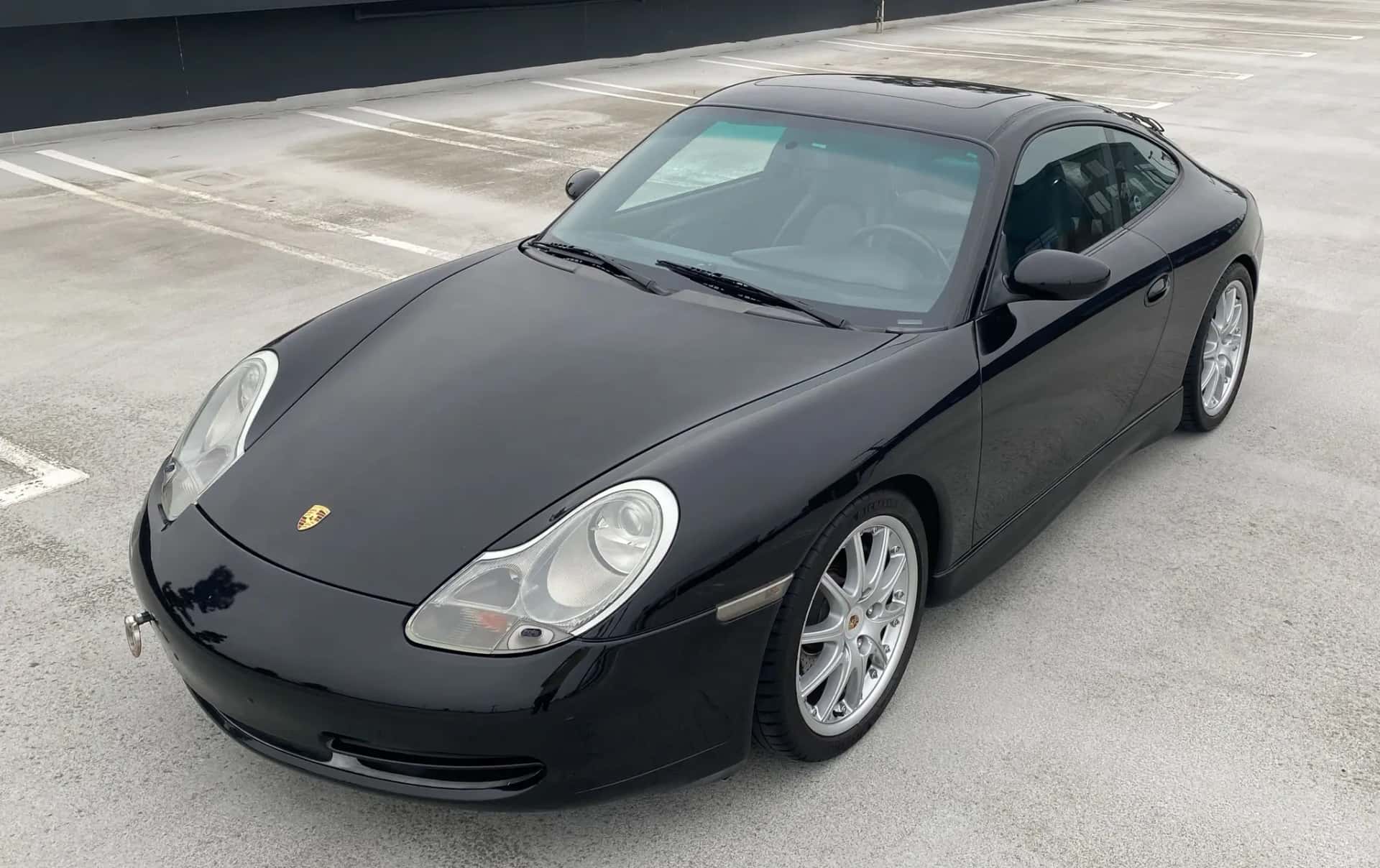 2001 Porsche 911 Carrera sold for $18,250