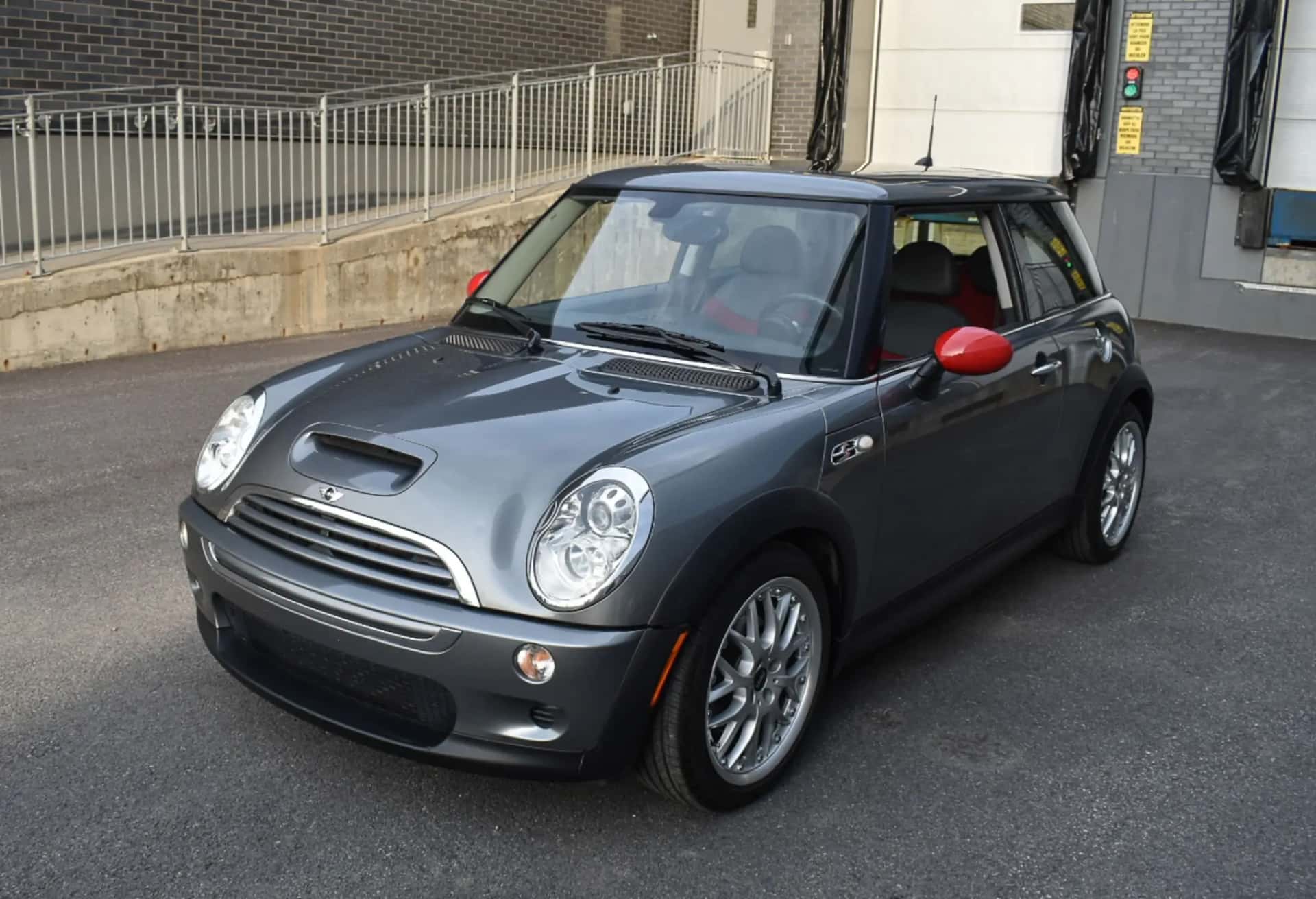 2006 Mini Cooper S sold for $15,500