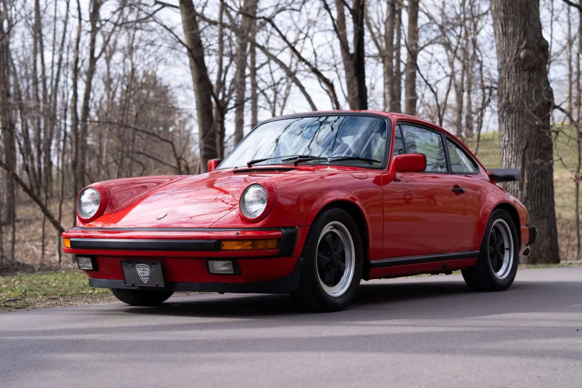 1986 Porsche 911 Carrera sold for $86,000