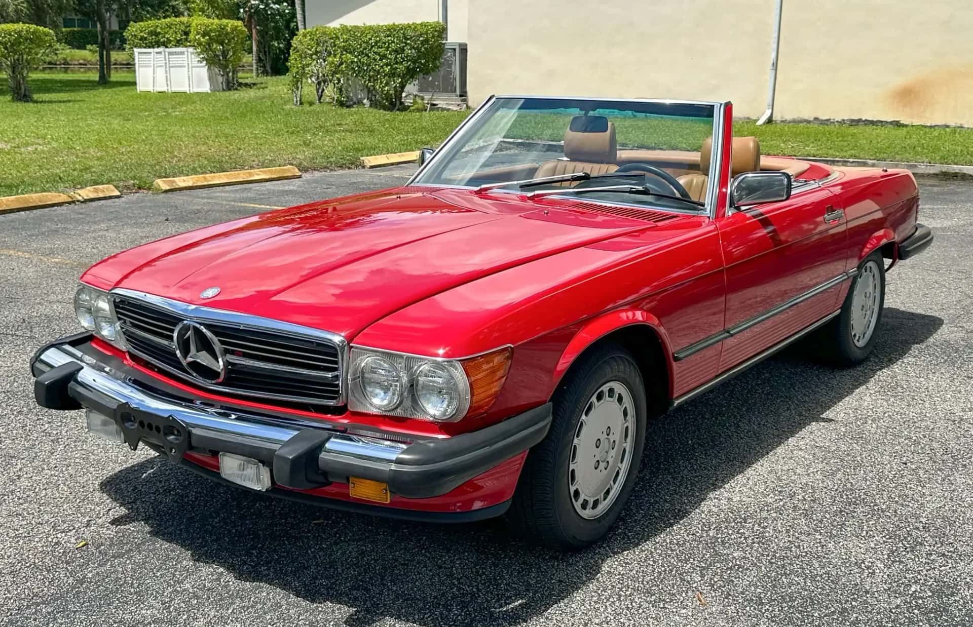 1989 Mercedes-Benz 560SL sold for $41,500
