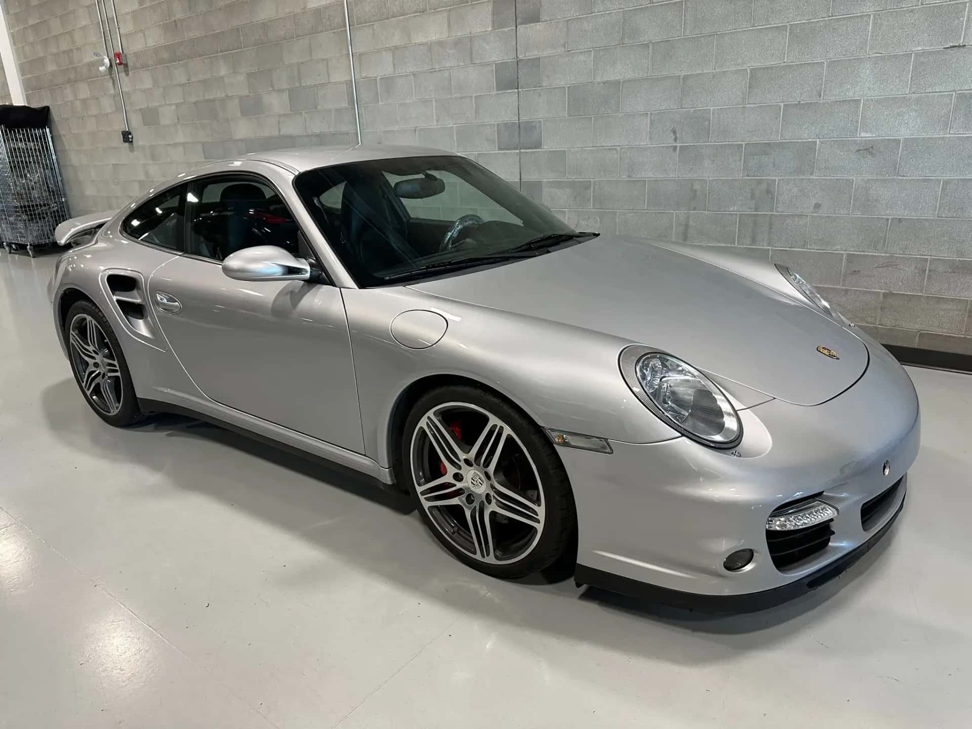 2007 Porsche 911 Turbo sold for $30,250