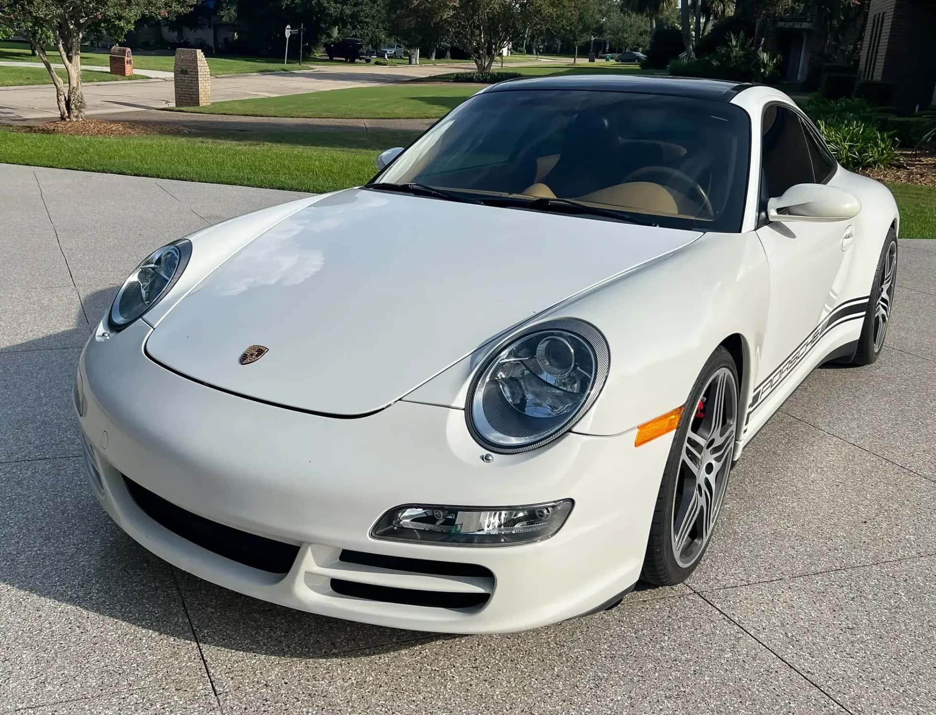 2007 Porsche 911 Targa 4S sold for $30,000
