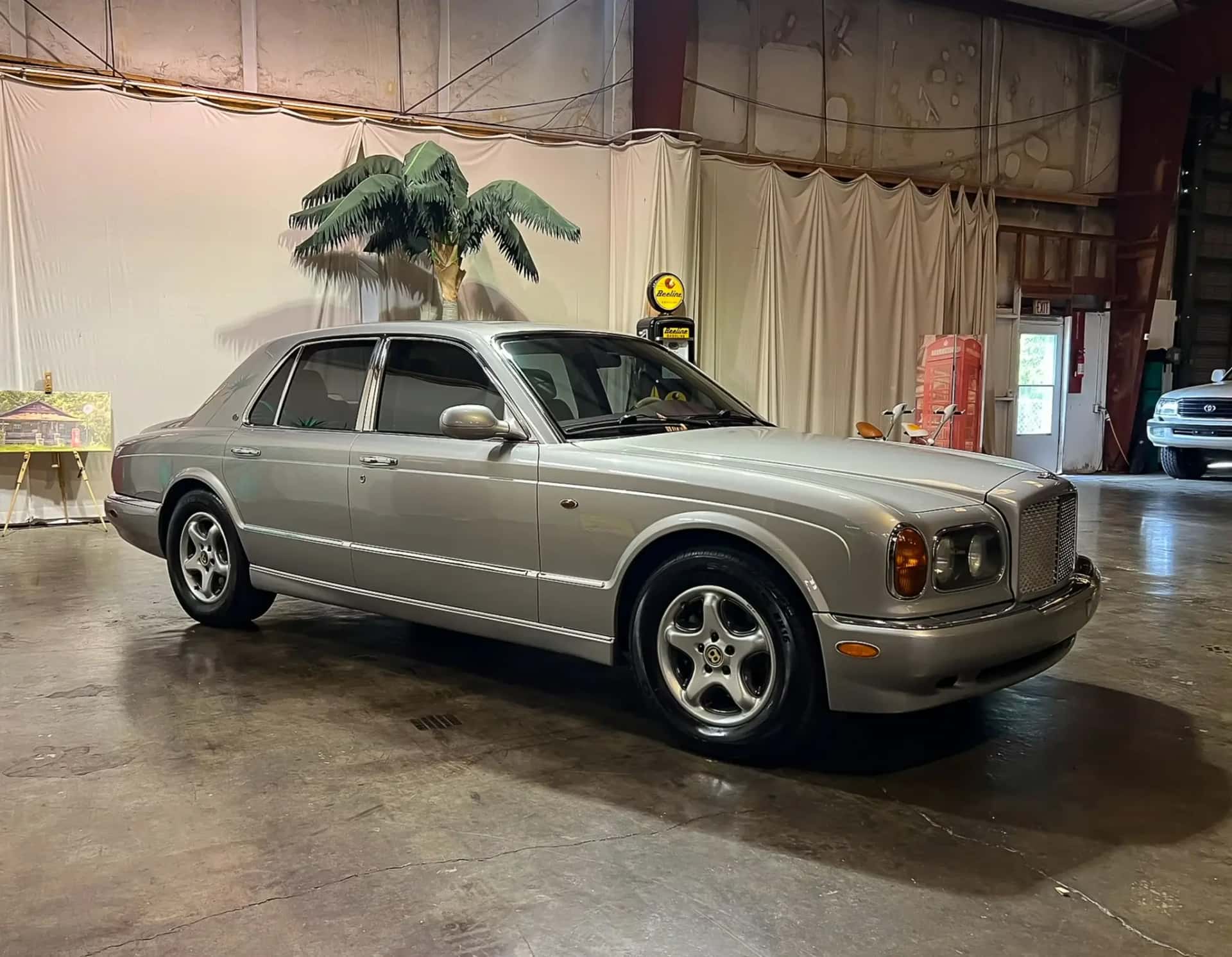 1999 Bentley Arnage sold for $19,000