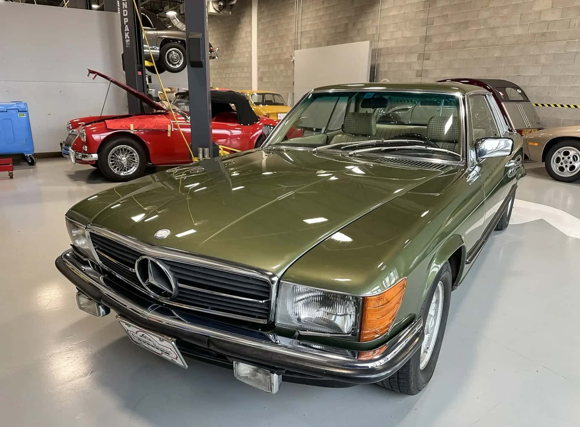 1981 Mercedes-Benz 500SLC sold for $39,000