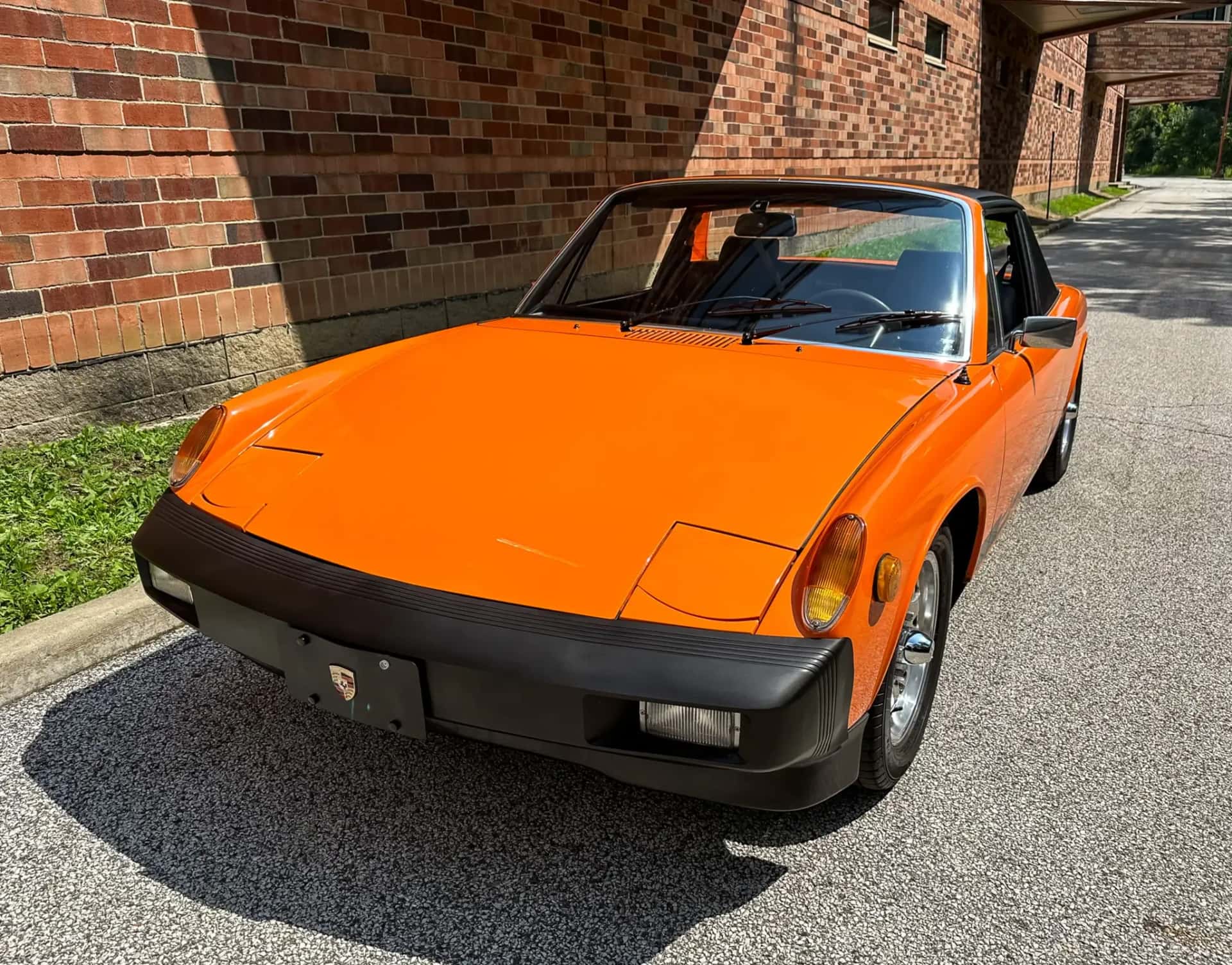 1975 Porsche 914 sold for $21,500
