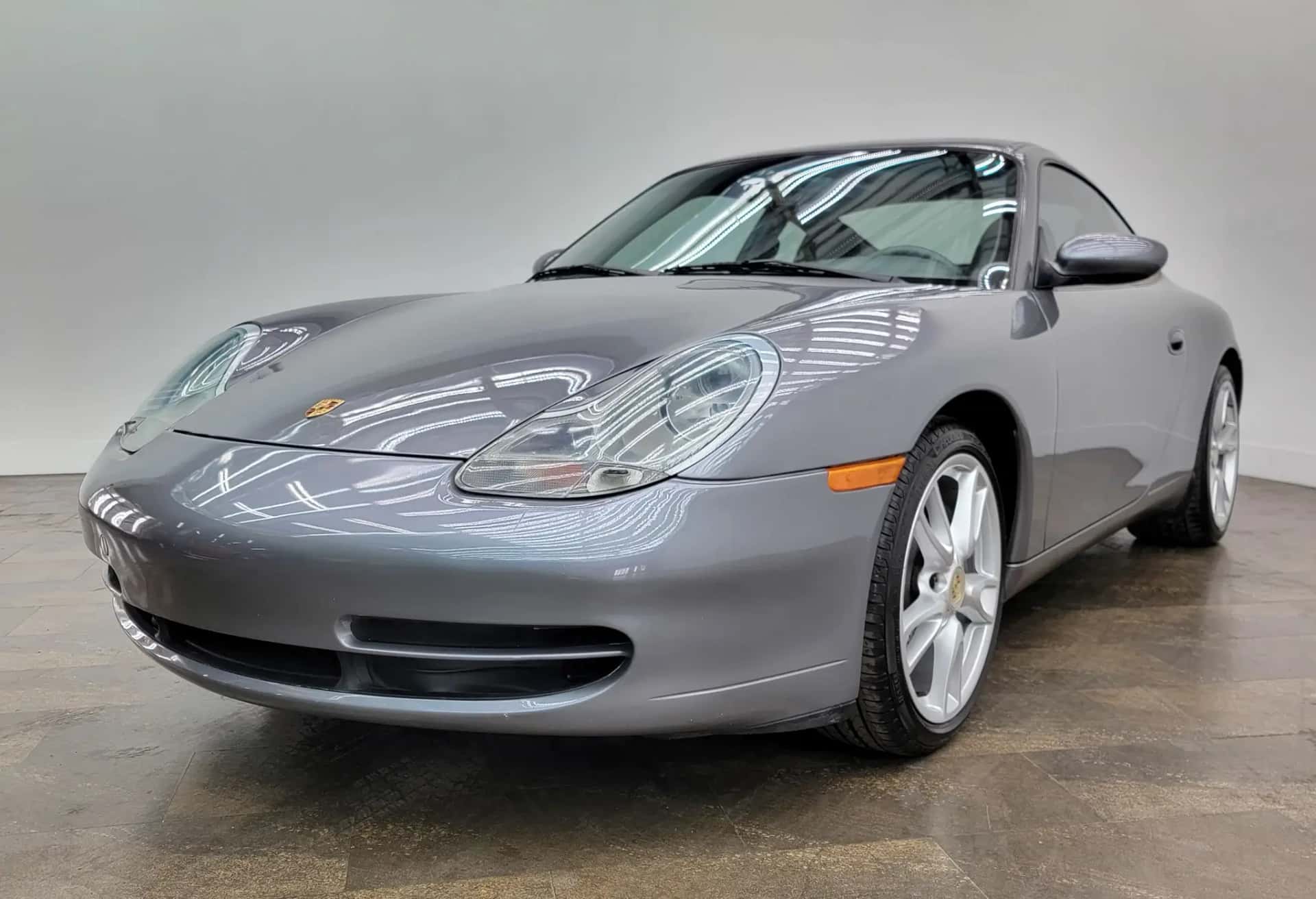 2001 Porsche 911 Carrera sold for $15,000