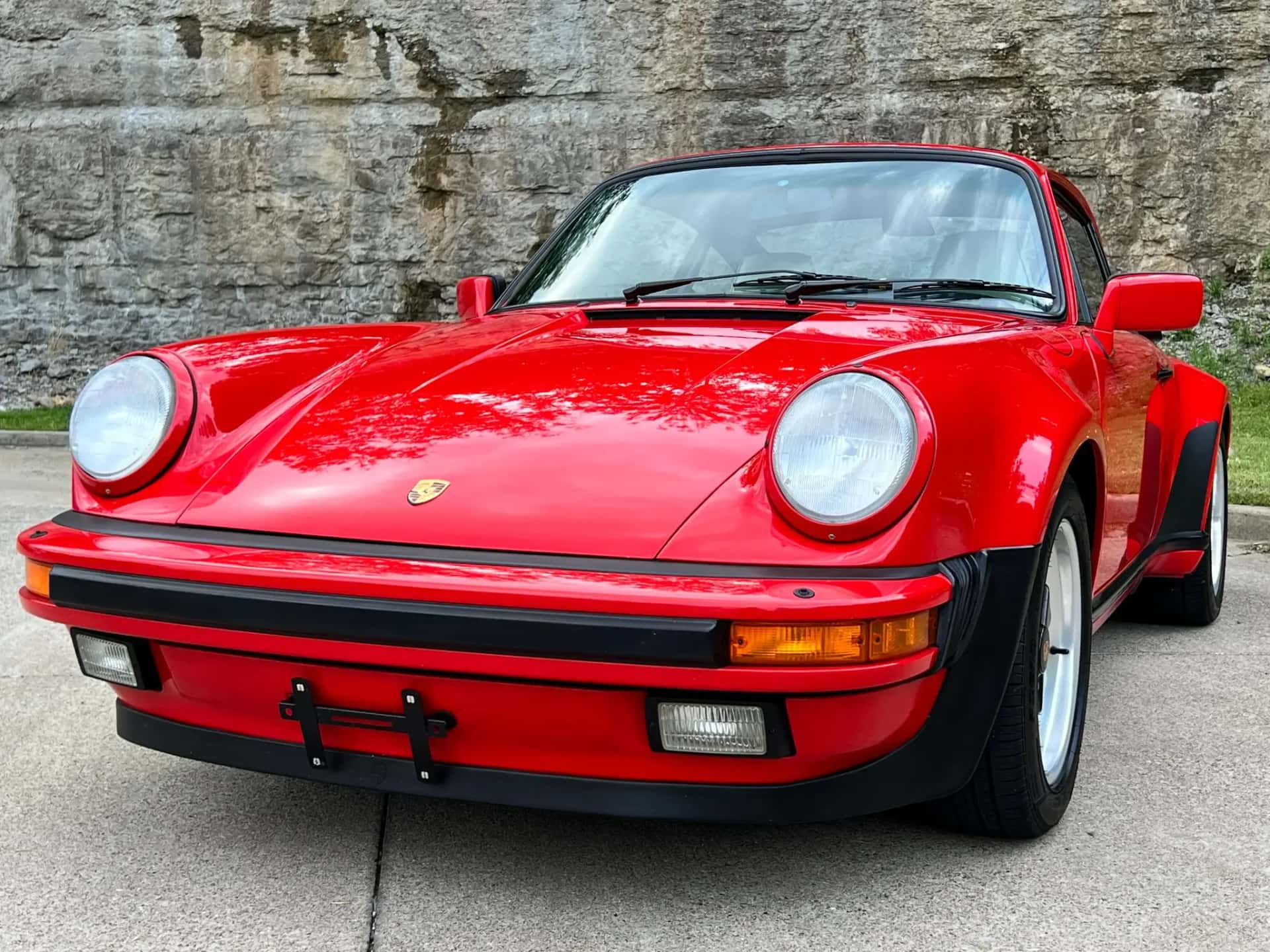 1987 Porsche 911 Turbo sold for $130,930