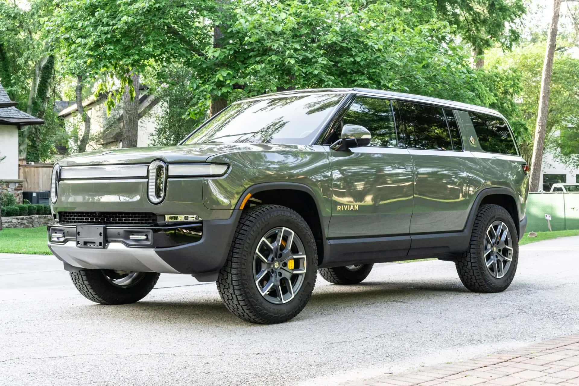 2023 Rivian R1S sold for $85,000