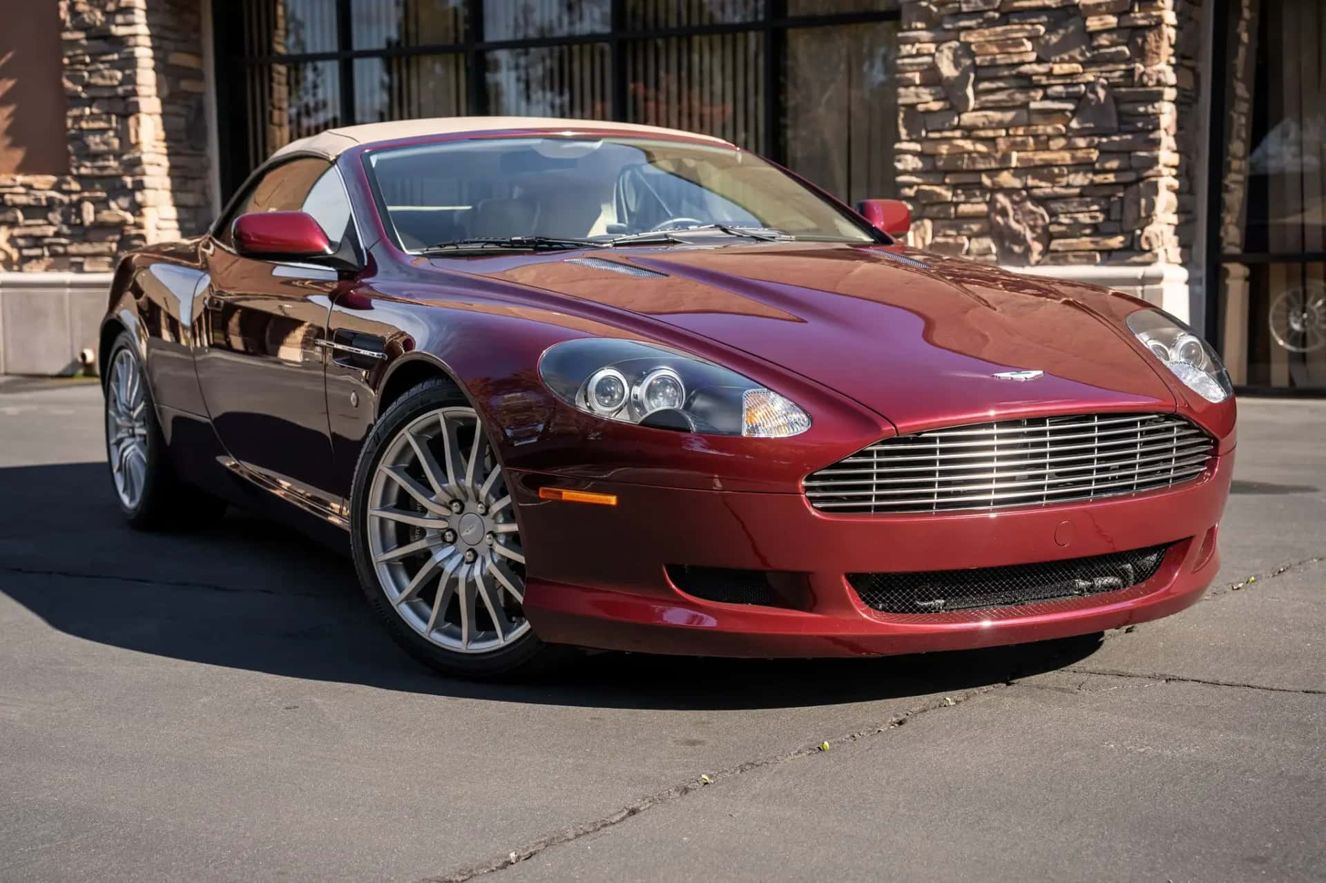 2005 Aston Martin DB9 Volante sold for $49,527