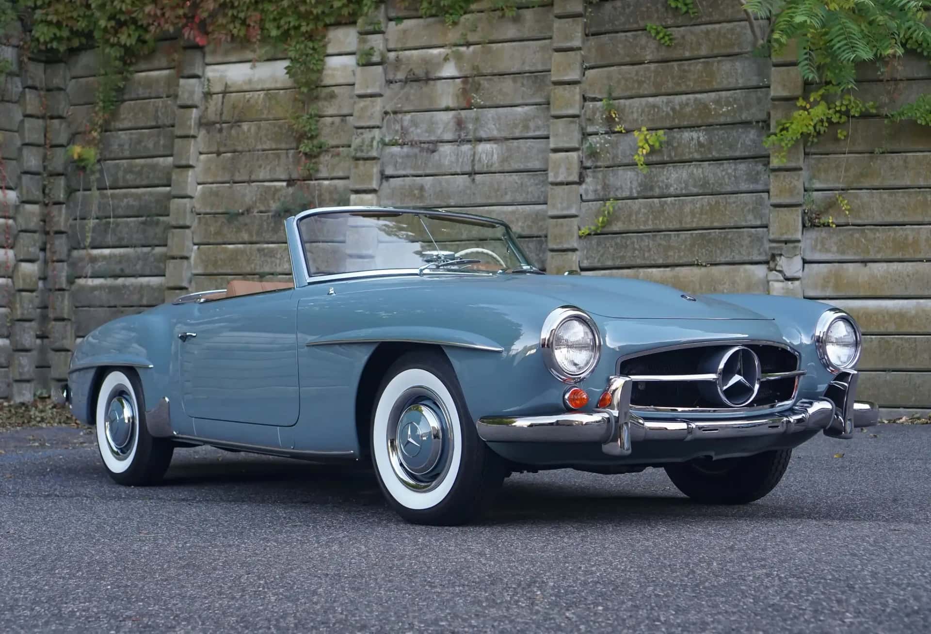 1959 Mercedes-Benz 190SL sold for $180,000