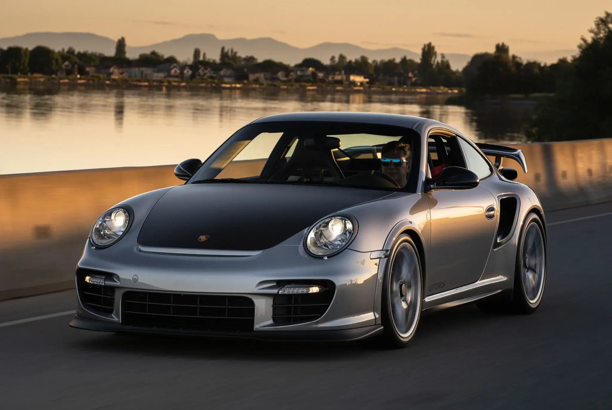 2011 Porsche 911 GT2 RS sold for $570,000