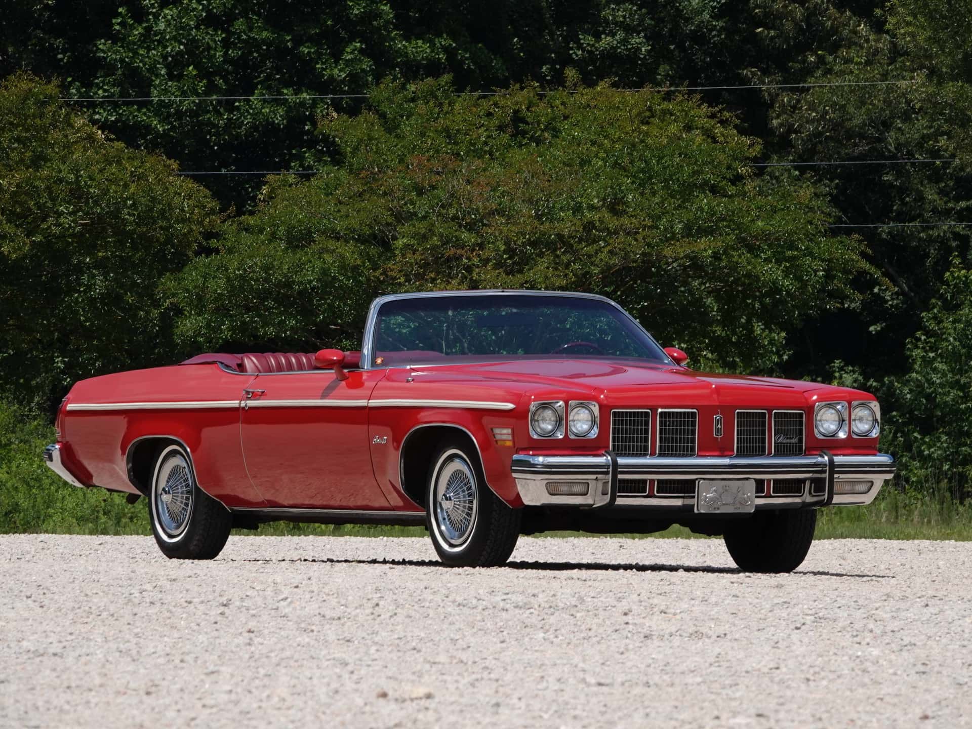 1975 Oldsmobile Delta 88 Convertible sold for $33,600