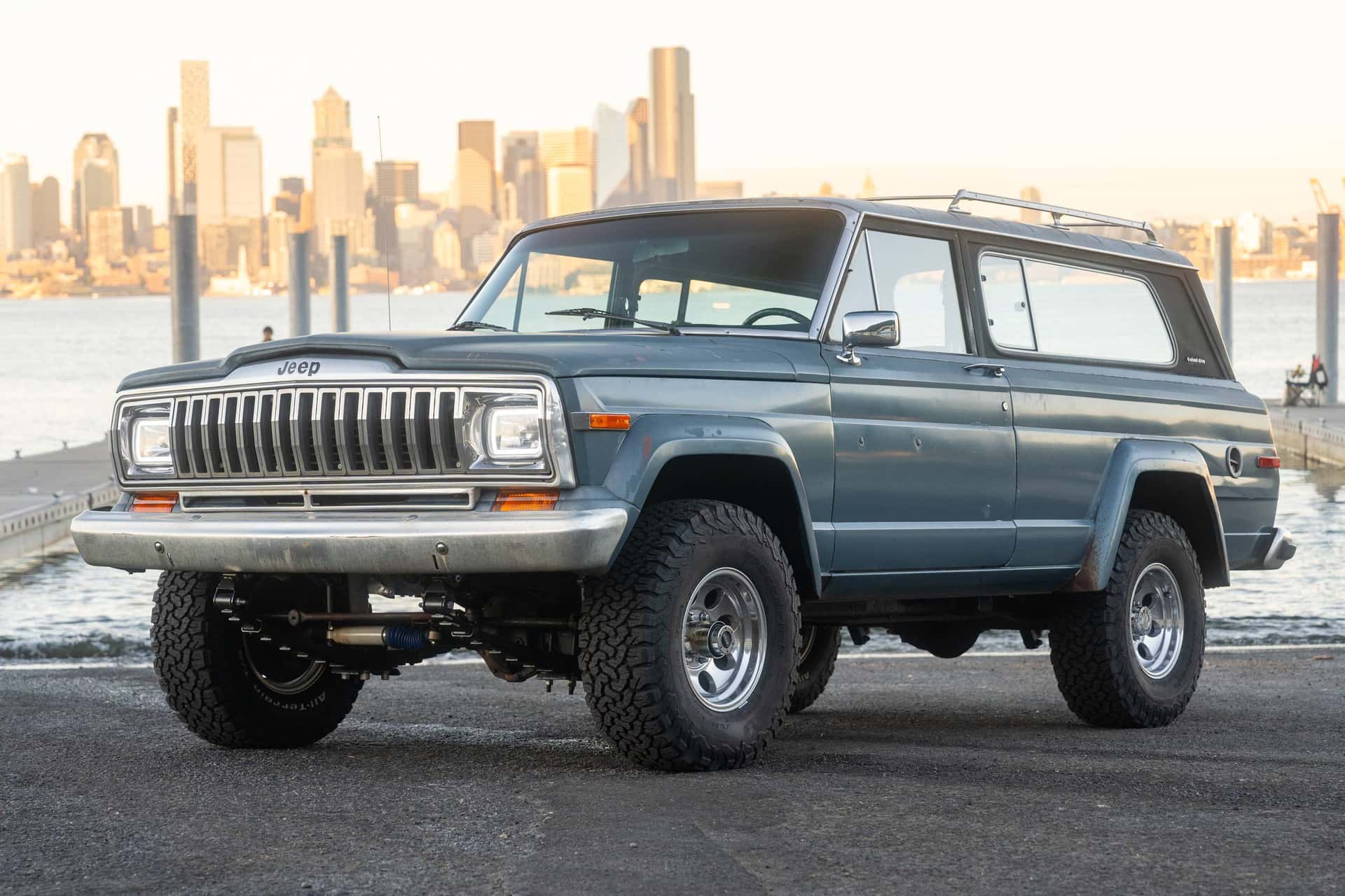 1982 Jeep Cherokee WideTrac sold for $15,225