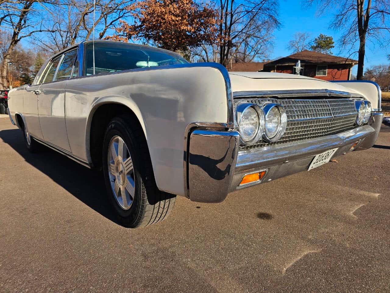1963 Lincoln Continental sold for $23,625