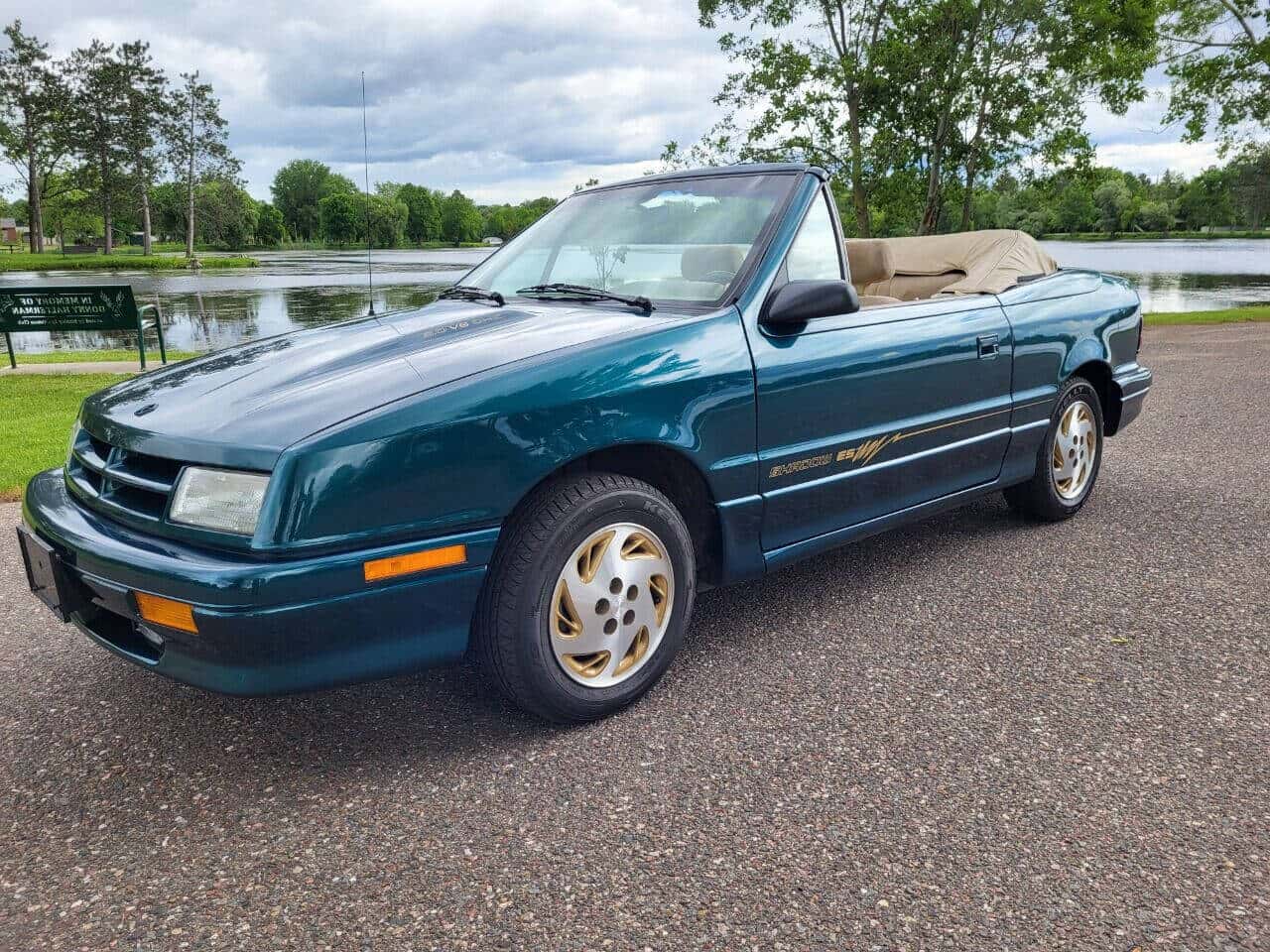 1993 Dodge Shadow ES Convertible sold for $6,405