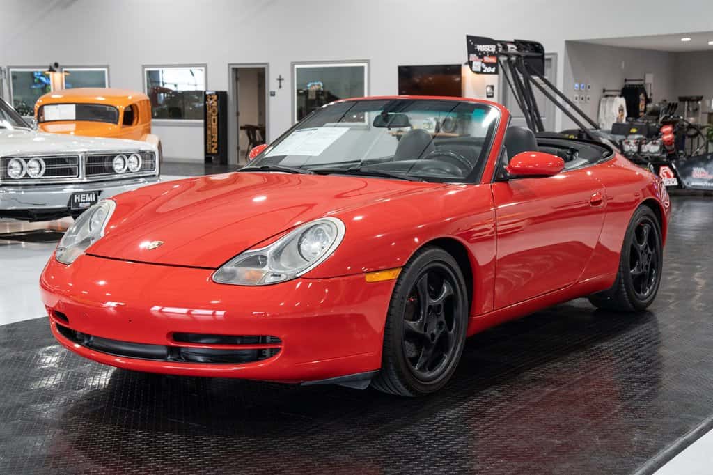 2001 Porsche 911 Carrera 2 sold for $21,525
