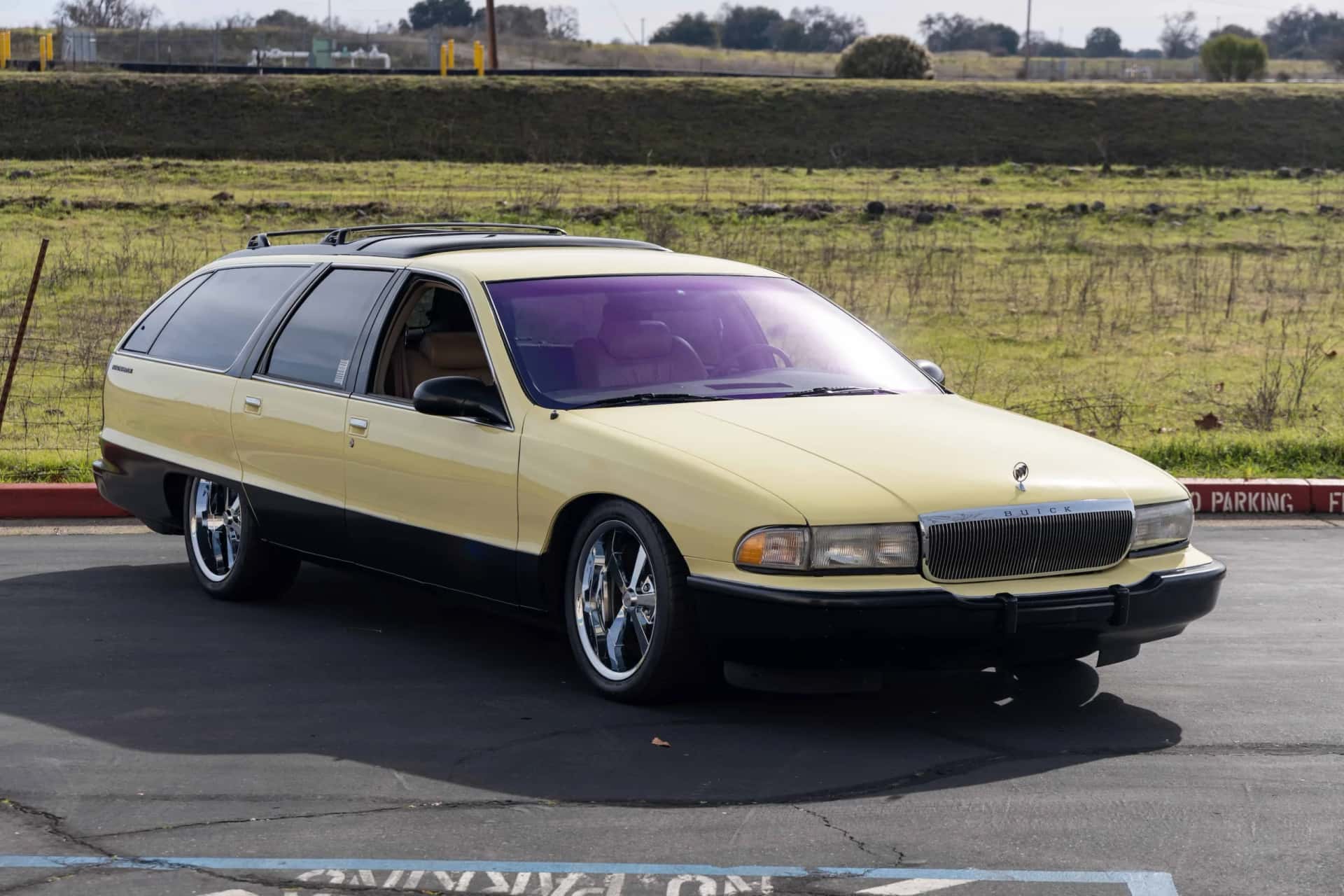 1995 Buick Roadmaster Custom Estate Wagon sold for $12,600