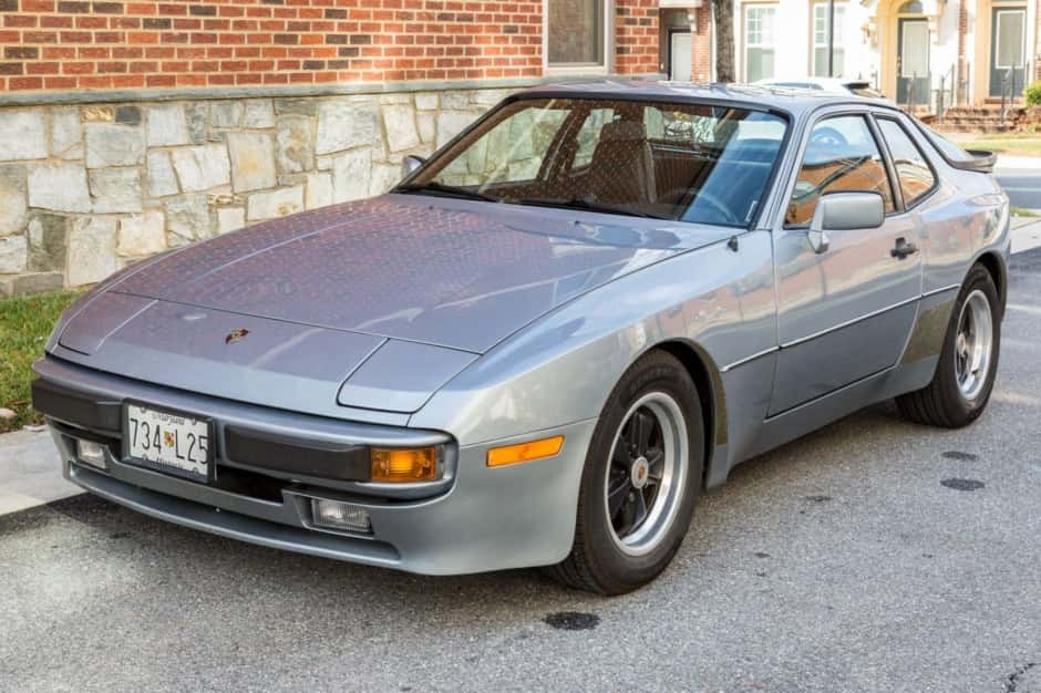 1983 Porsche 944 sold for $10,250