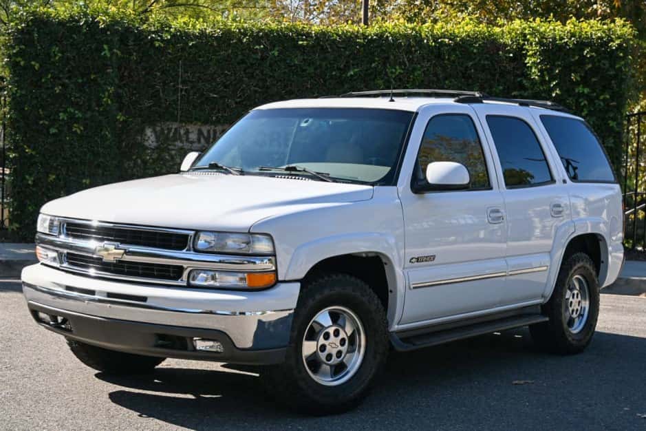 2002 Chevrolet Tahoe GMT800 sold for $15,111