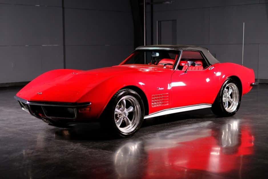 1971 Chevrolet Corvette C3 sold for $61,000