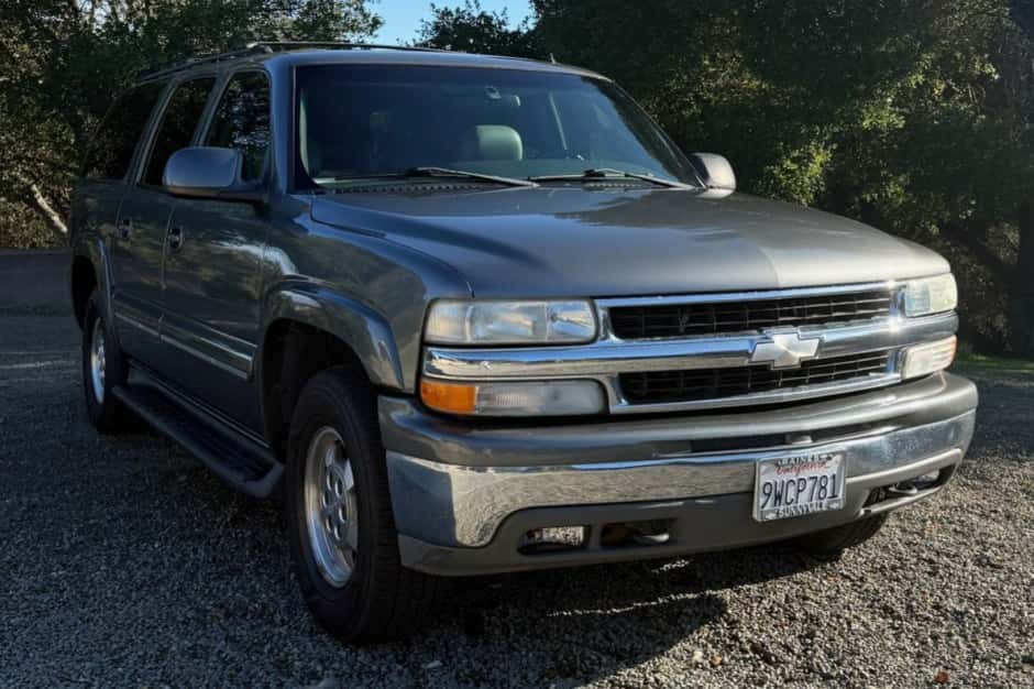 2002 Chevrolet Suburban (GMT800 2000-2006) sold for $3,600