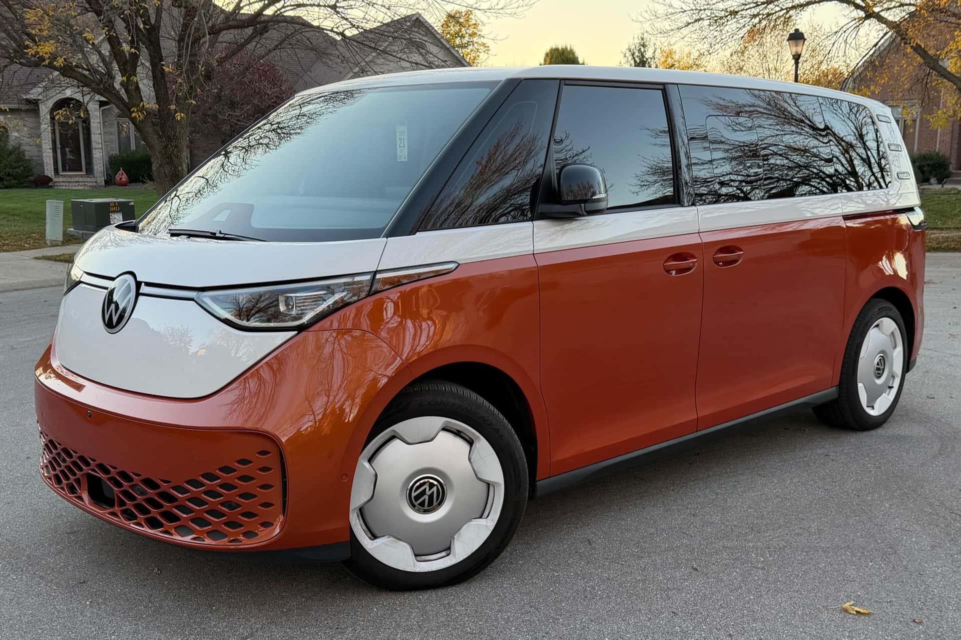 2025 Volkswagen ID. Buzz sold for $42,750