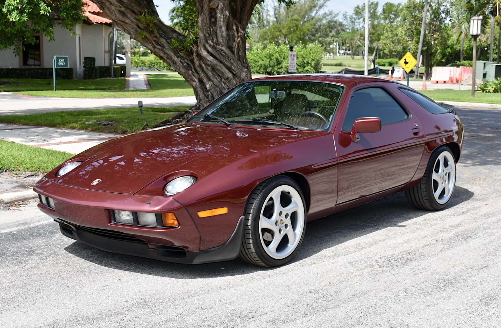 1984 Porsche 928 sold for $21,250