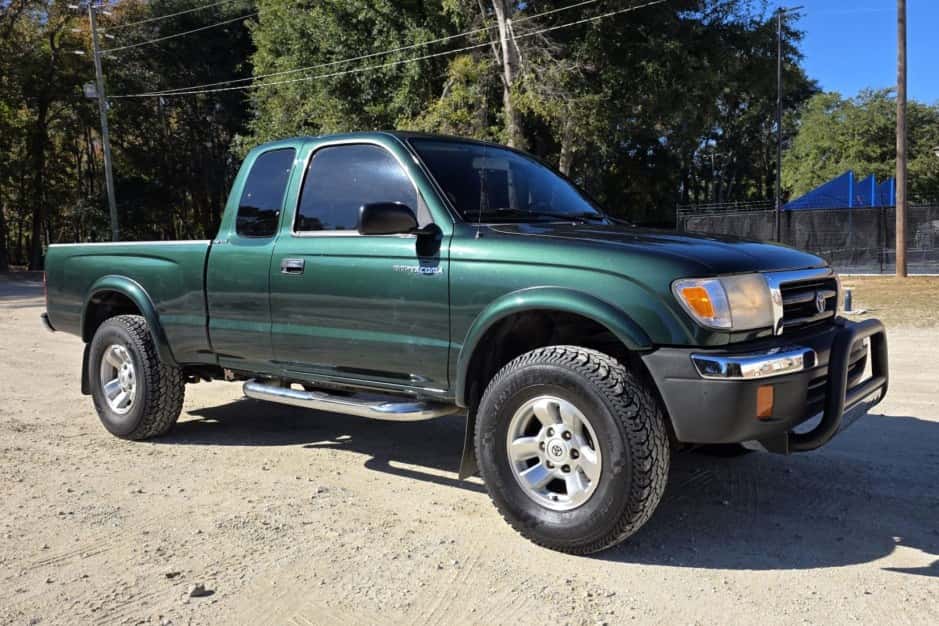 1999 Toyota Tacoma (N1X0 1995-2005) sold for $14,000