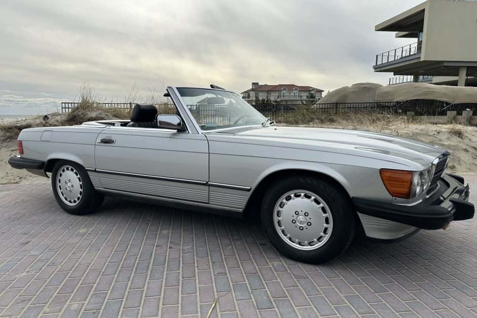 1989 Mercedes-Benz R107 SL sold for $25,000