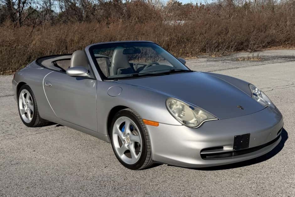 2003 Porsche 996 911 Carrera sold for $19,851