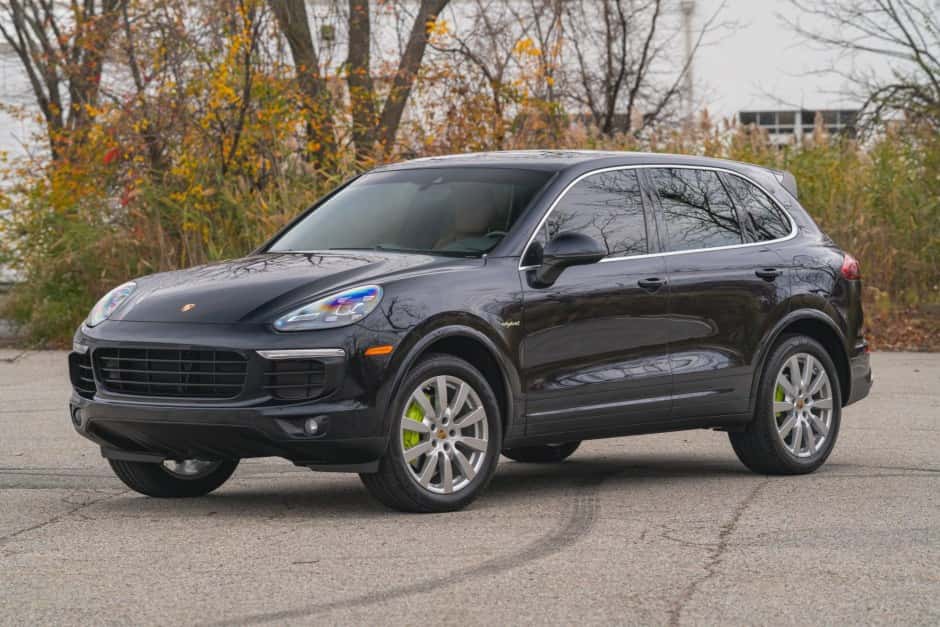 2015 Porsche 958 Cayenne (2011-2018) sold for $37,999