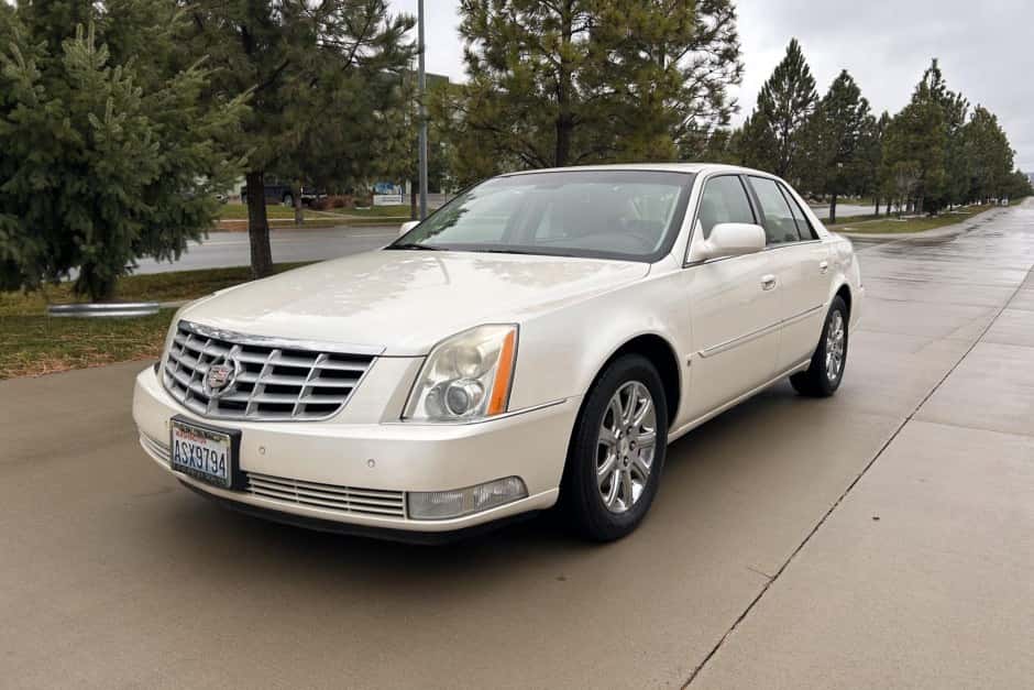 2008 Cadillac DTS sold for $5,999