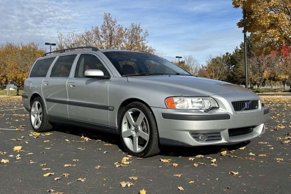 2004 Volvo V70R sold for $35,000