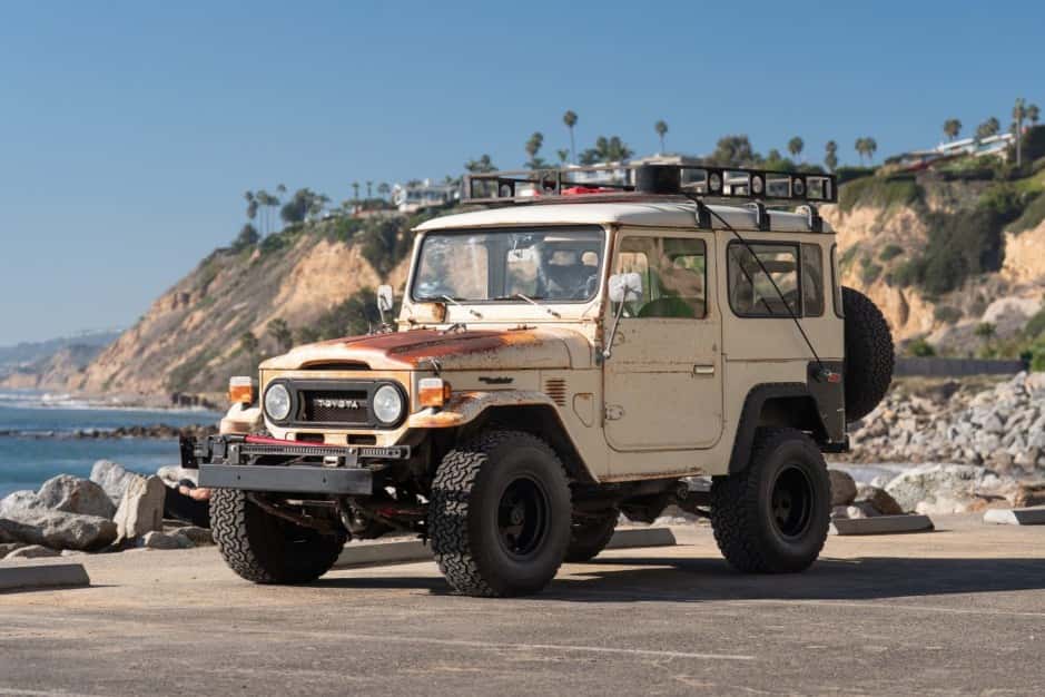 1977 Toyota Land Cruiser FJ40 sold for $27,750
