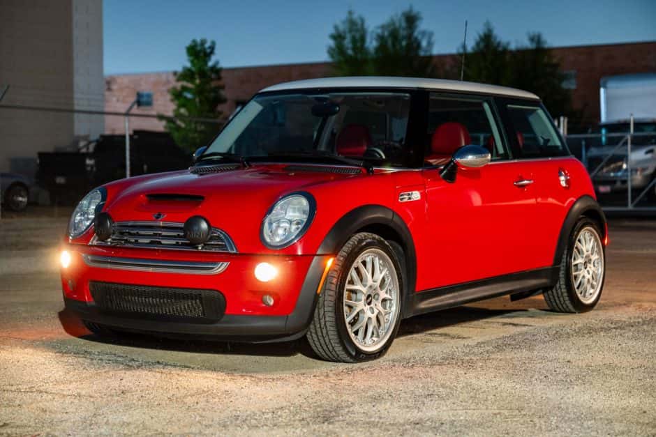 2004 Mini R53 Cooper S sold for $9,400