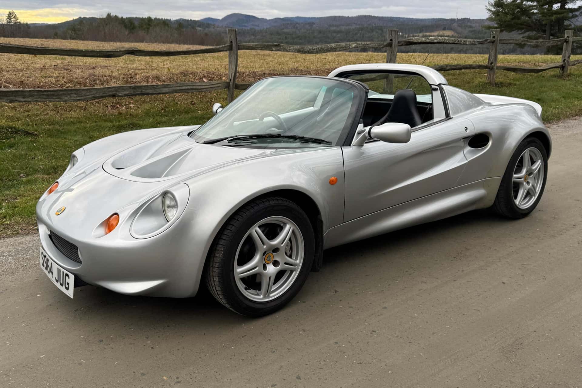 1998 Lotus Elise sold for $27,000