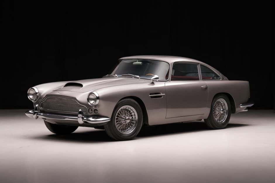 1961 Aston Martin DB4 sold for $390,000