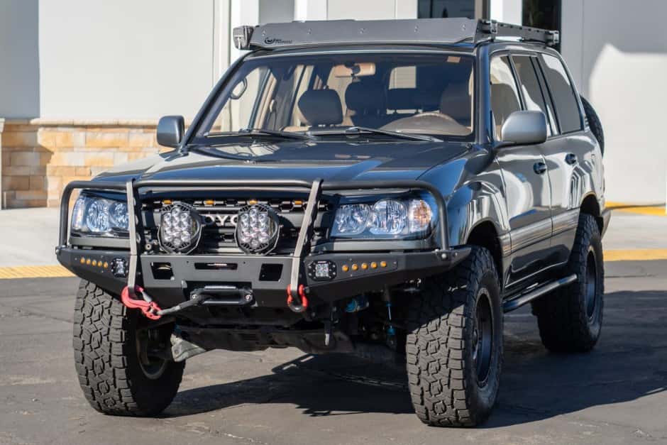 1998 Toyota Land Cruiser 100-Series sold for $44,250