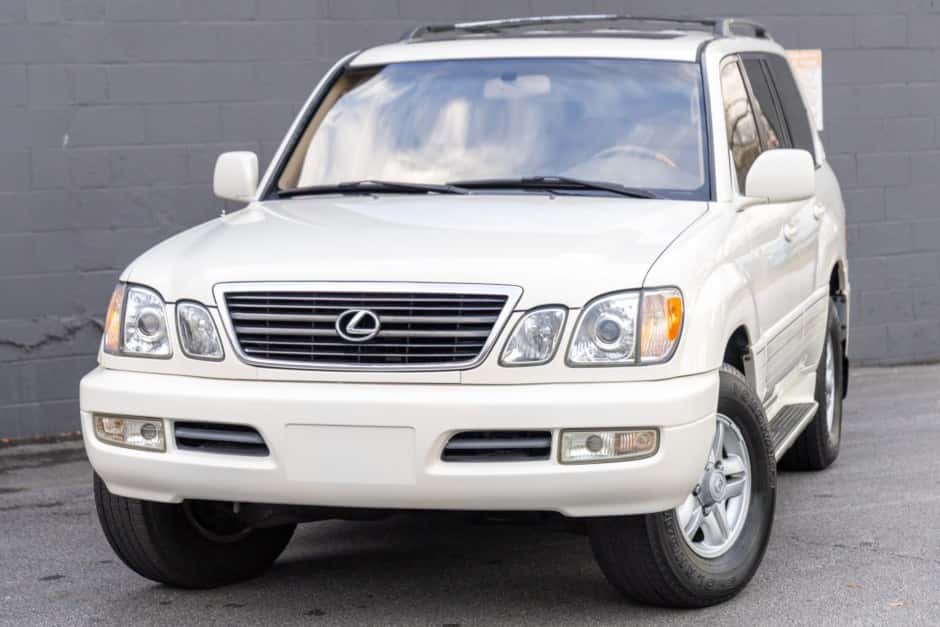 2000 Lexus LX470 sold for $12,500