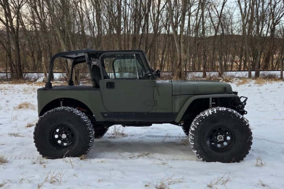 1989 Jeep Wrangler YJ (1987-1995) sold for $8,300