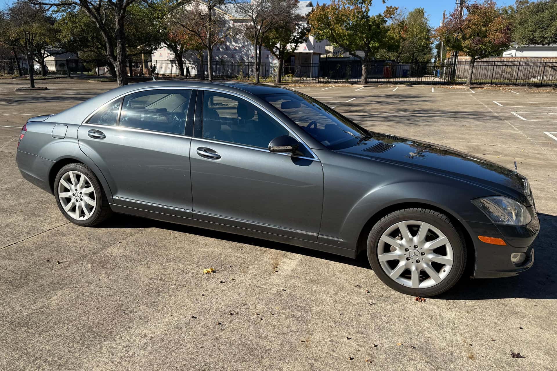 2007 Mercedes-Benz S-Class sold for $11,000