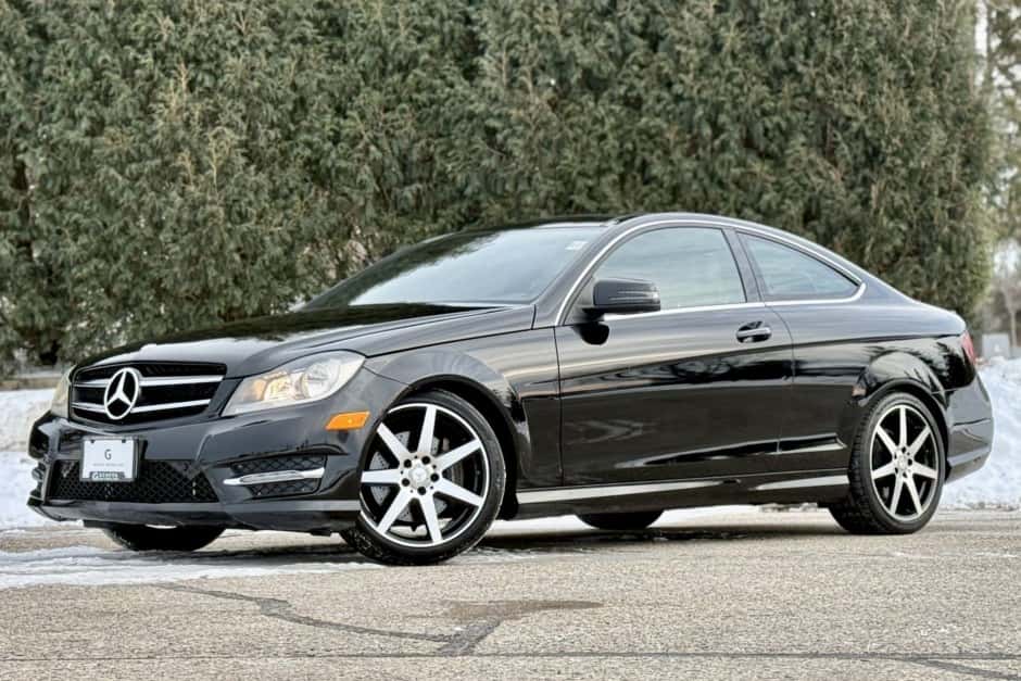 2015 Mercedes-Benz W204 C-Class sold for $19,250
