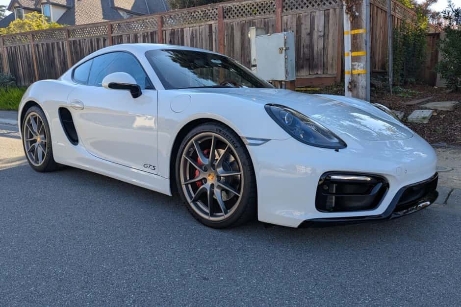 2016 Porsche 981 Cayman sold for $61,500