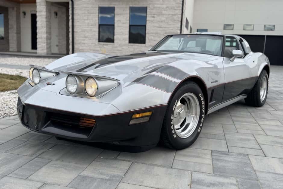 1982 Chevrolet Corvette C3 Coupe (1973-1982) sold for $9,700