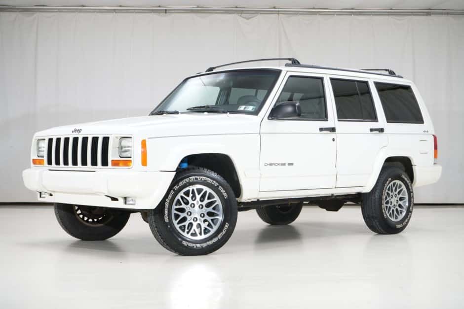 1998 Jeep XJ Cherokee sold for $21,250