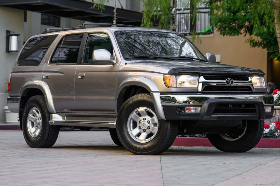 2001 Toyota 4Runner (N180) sold for $20,750