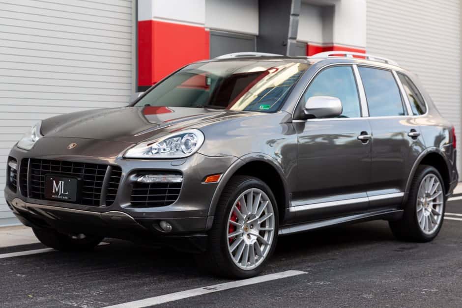 2009 Porsche 955/957 Cayenne (2003-2010) sold for $20,000